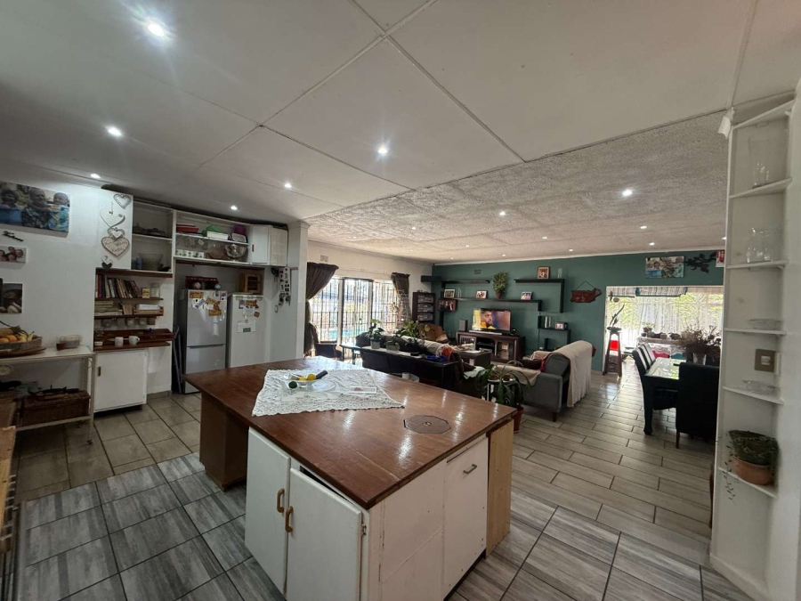 4 Bedroom Property for Sale in Florida Park Gauteng