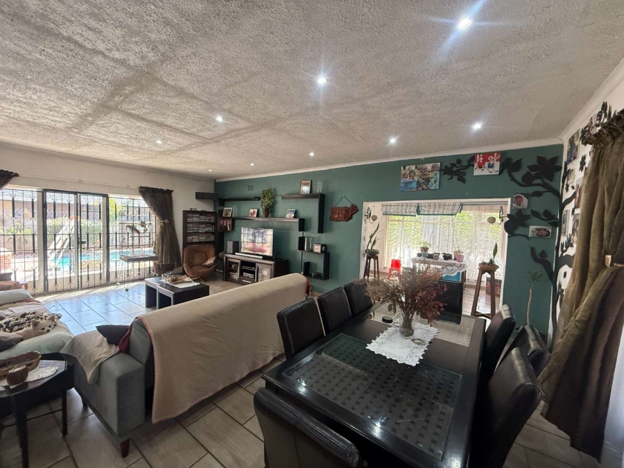 4 Bedroom Property for Sale in Florida Park Gauteng