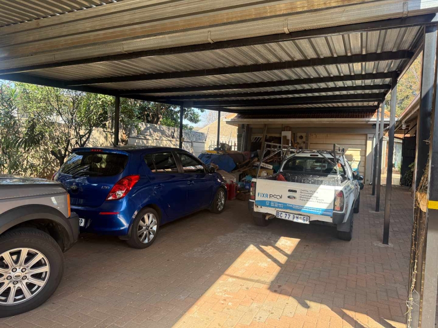 4 Bedroom Property for Sale in Florida Park Gauteng