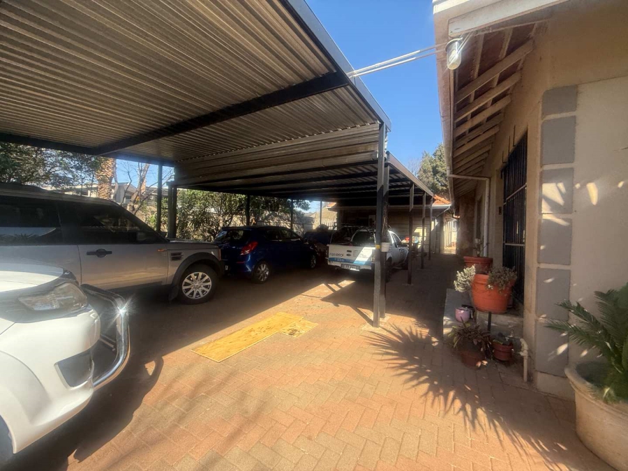 4 Bedroom Property for Sale in Florida Park Gauteng
