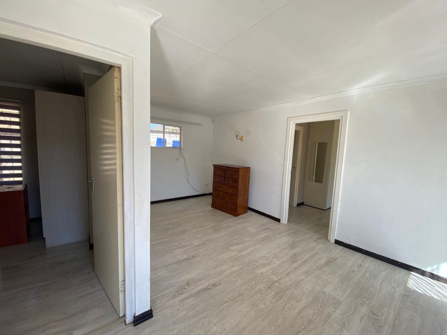 4 Bedroom Property for Sale in Florida Park Gauteng