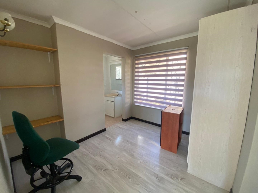 4 Bedroom Property for Sale in Florida Park Gauteng