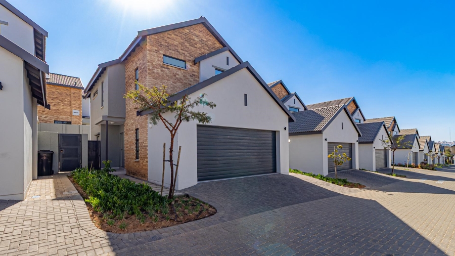 4 Bedroom Property for Sale in Fourways Gauteng