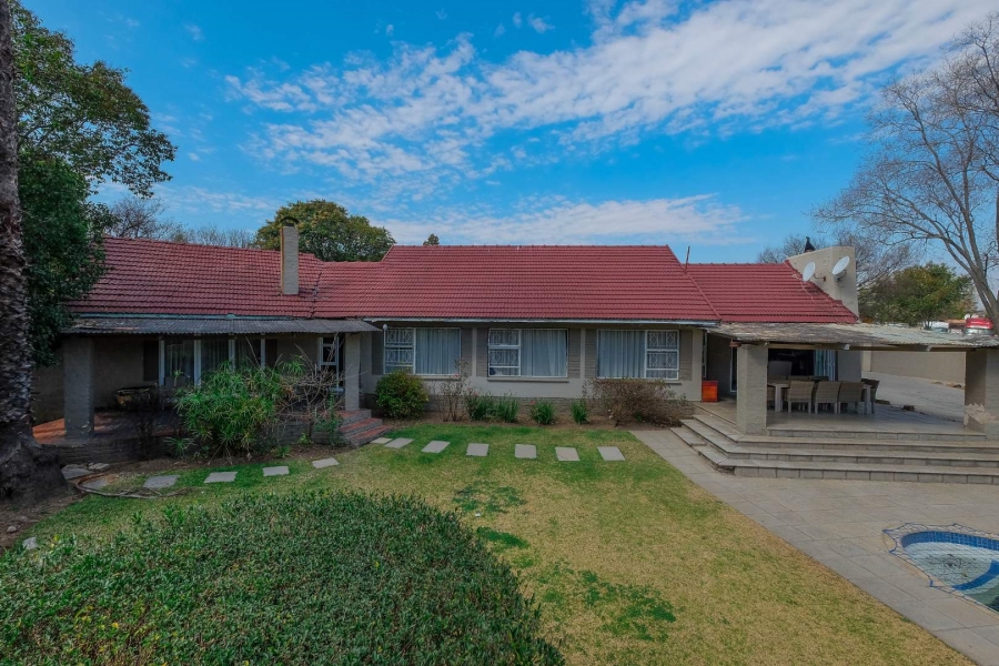 4 Bedroom Property for Sale in Buccleuch Gauteng