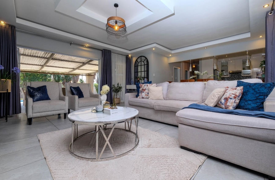 4 Bedroom Property for Sale in Buccleuch Gauteng