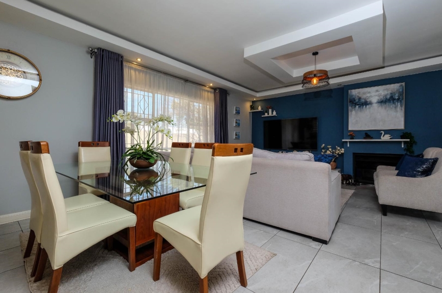 4 Bedroom Property for Sale in Buccleuch Gauteng