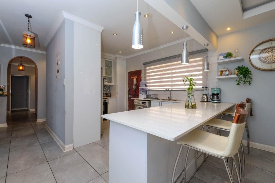 4 Bedroom Property for Sale in Buccleuch Gauteng