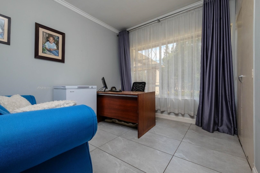 4 Bedroom Property for Sale in Buccleuch Gauteng