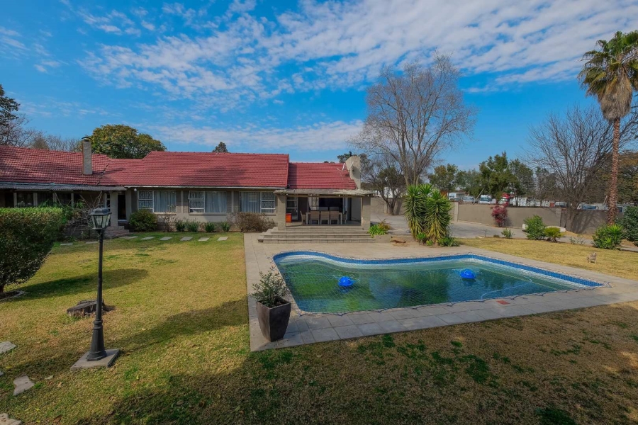 4 Bedroom Property for Sale in Buccleuch Gauteng