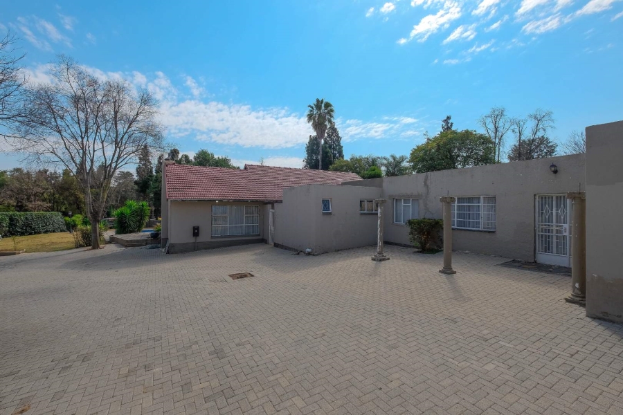 4 Bedroom Property for Sale in Buccleuch Gauteng