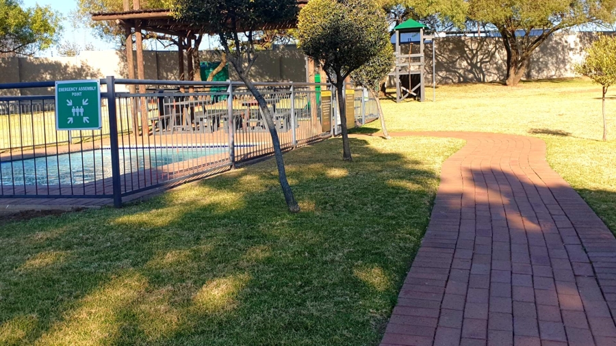 1 Bedroom Property for Sale in Jackal Creek Golf Estate Gauteng