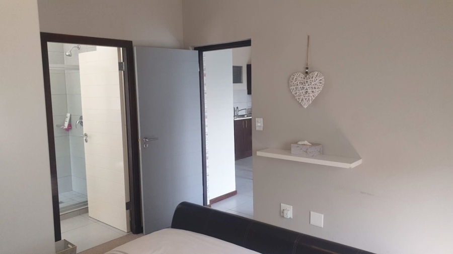 1 Bedroom Property for Sale in Jackal Creek Golf Estate Gauteng