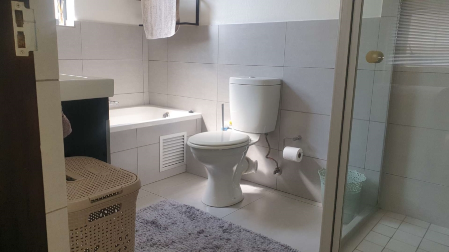 1 Bedroom Property for Sale in Jackal Creek Golf Estate Gauteng