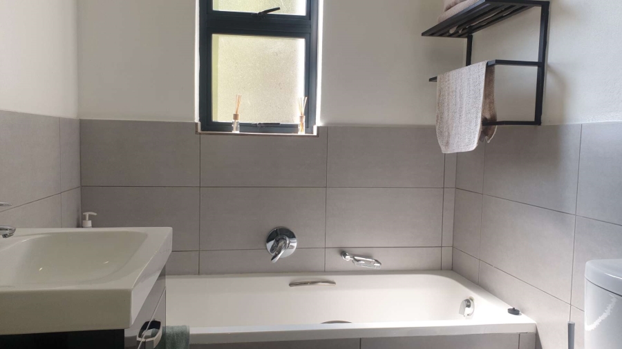1 Bedroom Property for Sale in Jackal Creek Golf Estate Gauteng