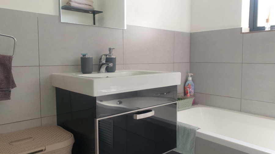 1 Bedroom Property for Sale in Jackal Creek Golf Estate Gauteng