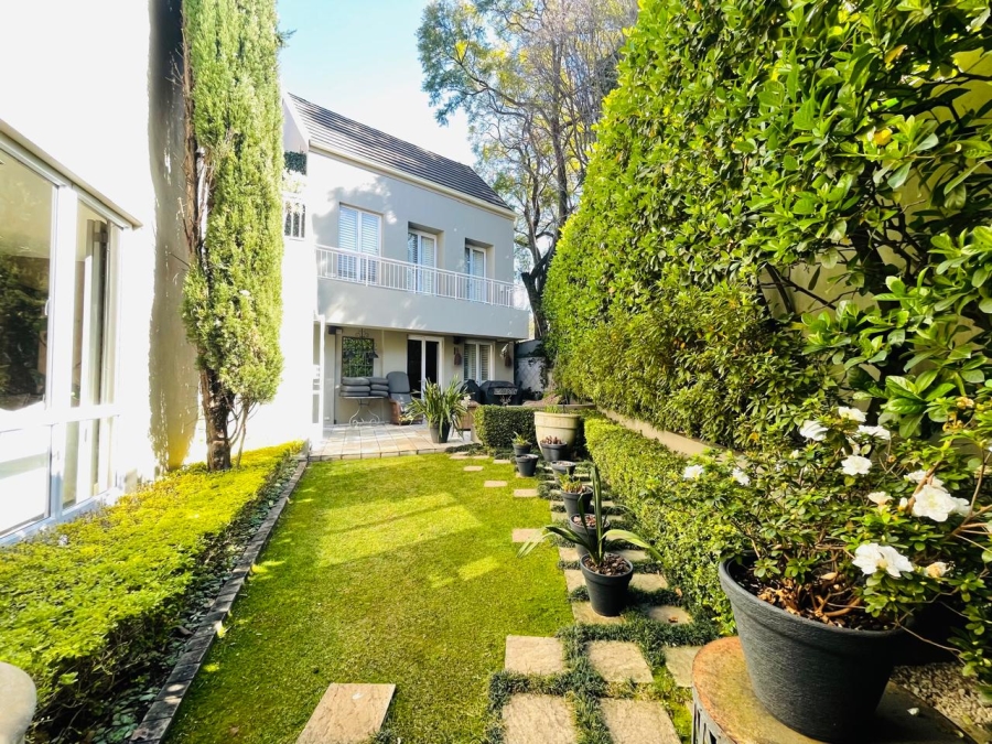 To Let 3 Bedroom Property for Rent in Dunkeld West Gauteng