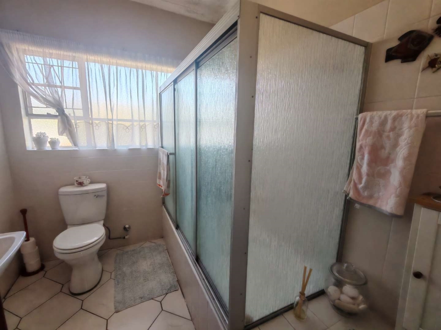 4 Bedroom Property for Sale in Doringkloof Gauteng