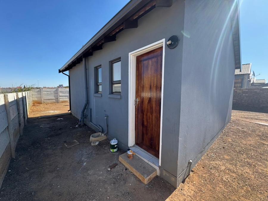 2 Bedroom Property for Sale in Toekomsrus Gauteng