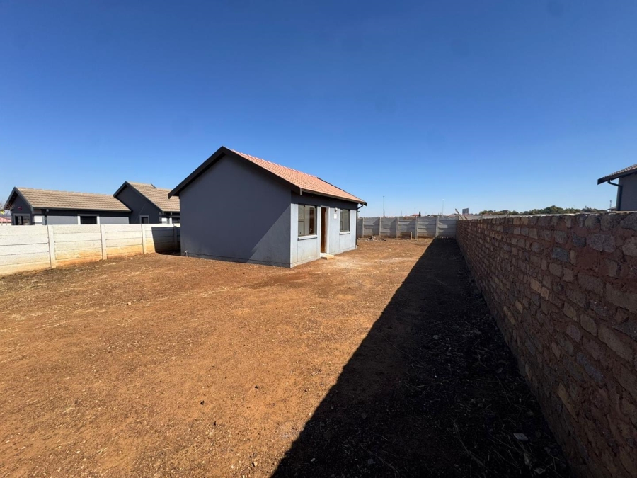 2 Bedroom Property for Sale in Toekomsrus Gauteng