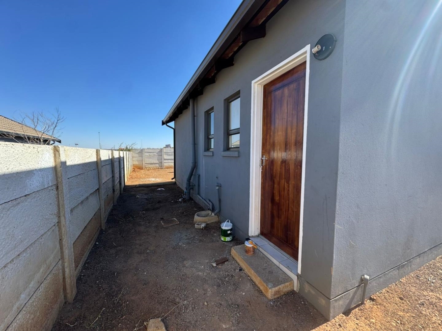 2 Bedroom Property for Sale in Toekomsrus Gauteng