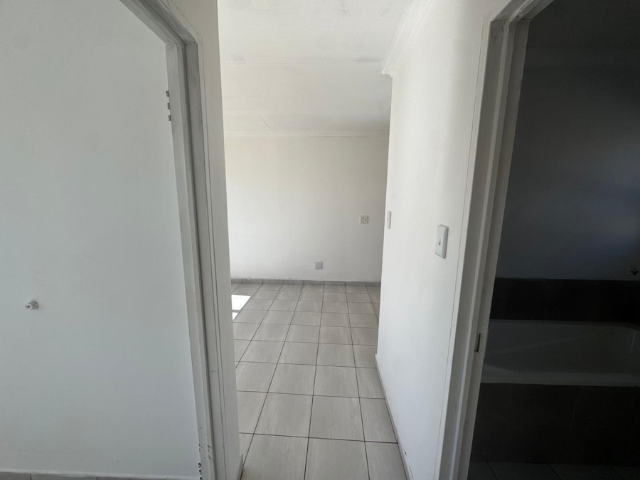 2 Bedroom Property for Sale in Toekomsrus Gauteng