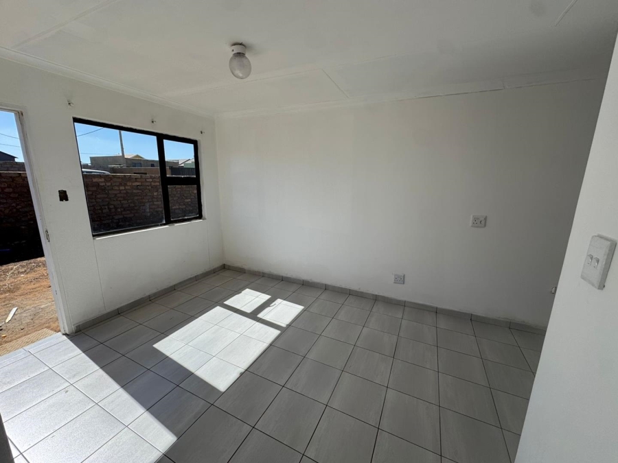 2 Bedroom Property for Sale in Toekomsrus Gauteng