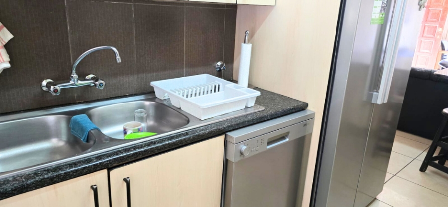2 Bedroom Property for Sale in Albertsdal Gauteng