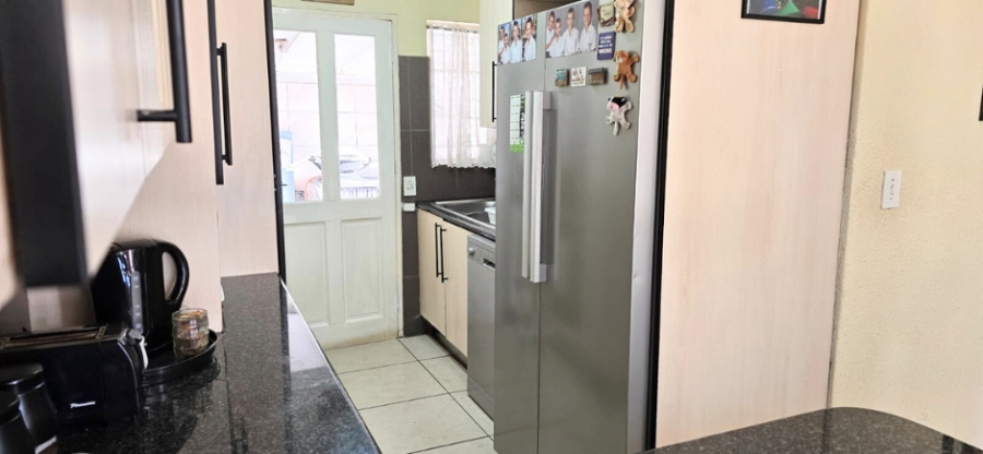 2 Bedroom Property for Sale in Albertsdal Gauteng