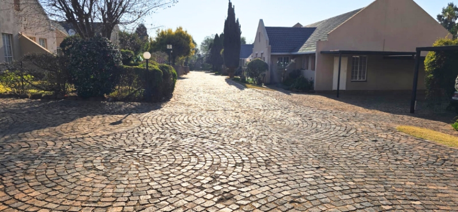 2 Bedroom Property for Sale in Albertsdal Gauteng