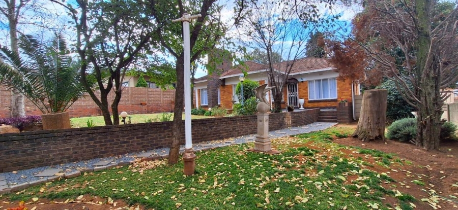 3 Bedroom Property for Sale in South Crest Gauteng