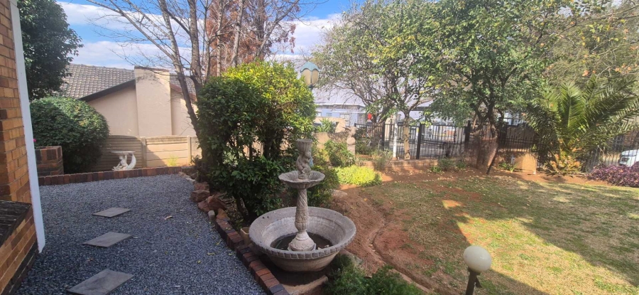 3 Bedroom Property for Sale in South Crest Gauteng