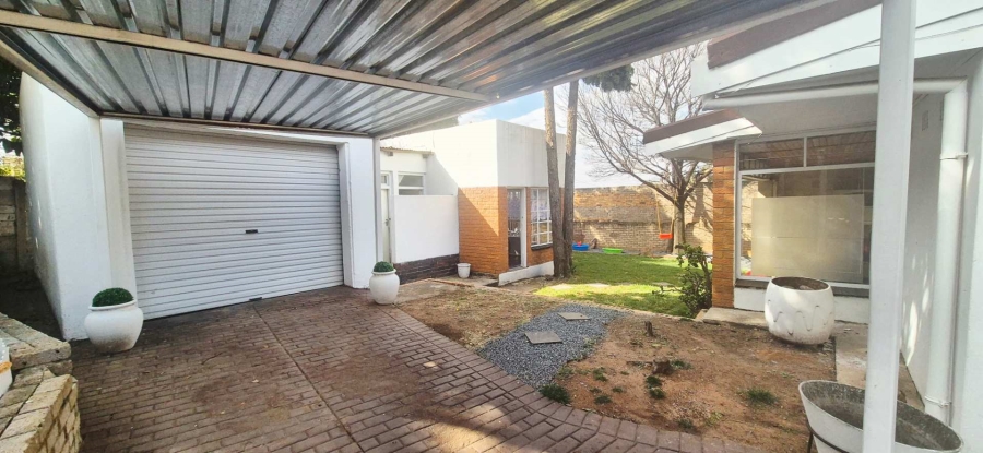 3 Bedroom Property for Sale in South Crest Gauteng