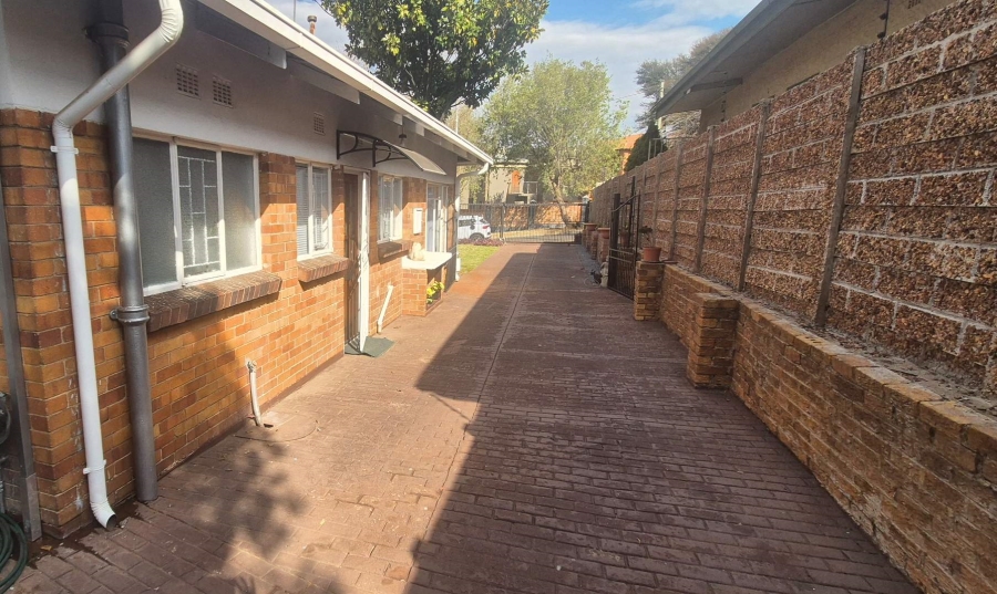3 Bedroom Property for Sale in South Crest Gauteng