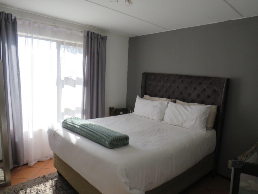 2 Bedroom Property for Sale in Albertsdal Gauteng