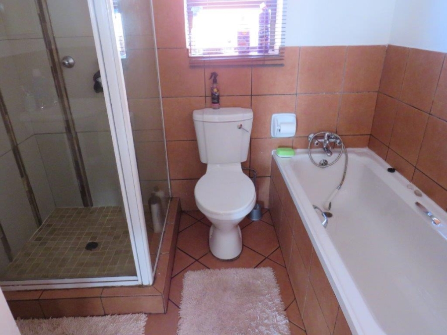2 Bedroom Property for Sale in Albertsdal Gauteng