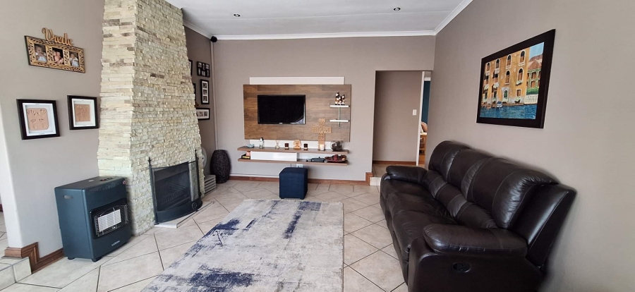 3 Bedroom Property for Sale in South Crest Gauteng