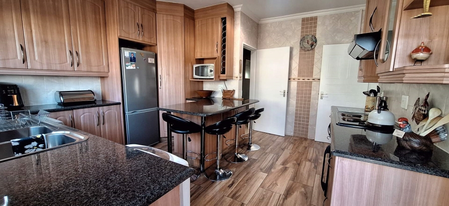 3 Bedroom Property for Sale in South Crest Gauteng
