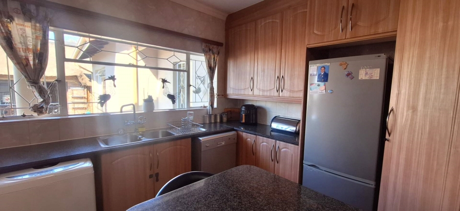 3 Bedroom Property for Sale in South Crest Gauteng
