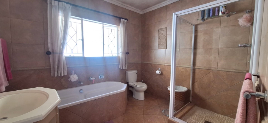 3 Bedroom Property for Sale in South Crest Gauteng