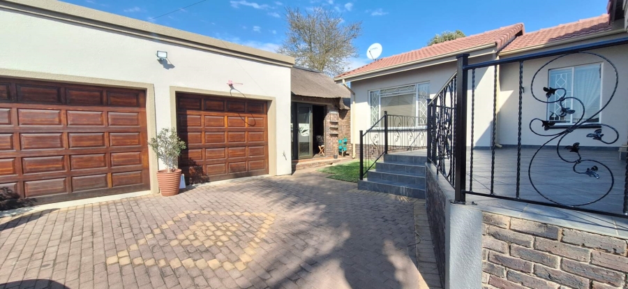 3 Bedroom Property for Sale in South Crest Gauteng