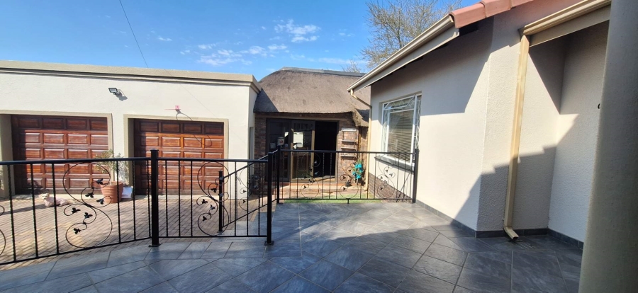 3 Bedroom Property for Sale in South Crest Gauteng