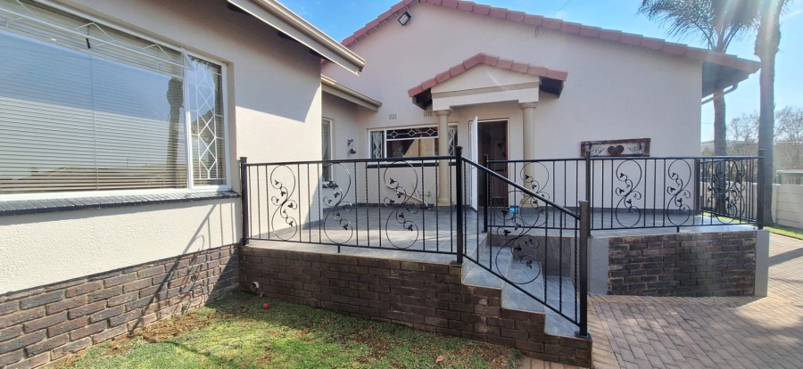 3 Bedroom Property for Sale in South Crest Gauteng