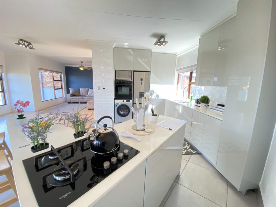 2 Bedroom Property for Sale in Bassonia Gauteng
