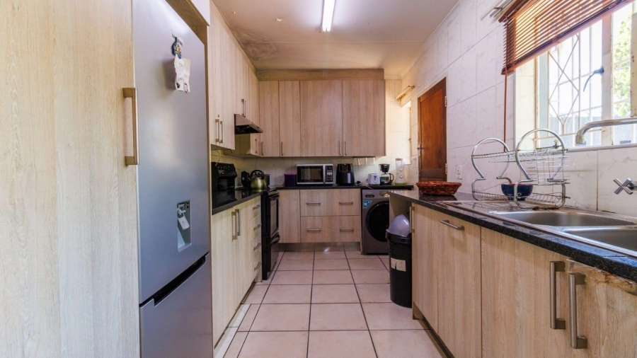 4 Bedroom Property for Sale in Mulbarton Gauteng