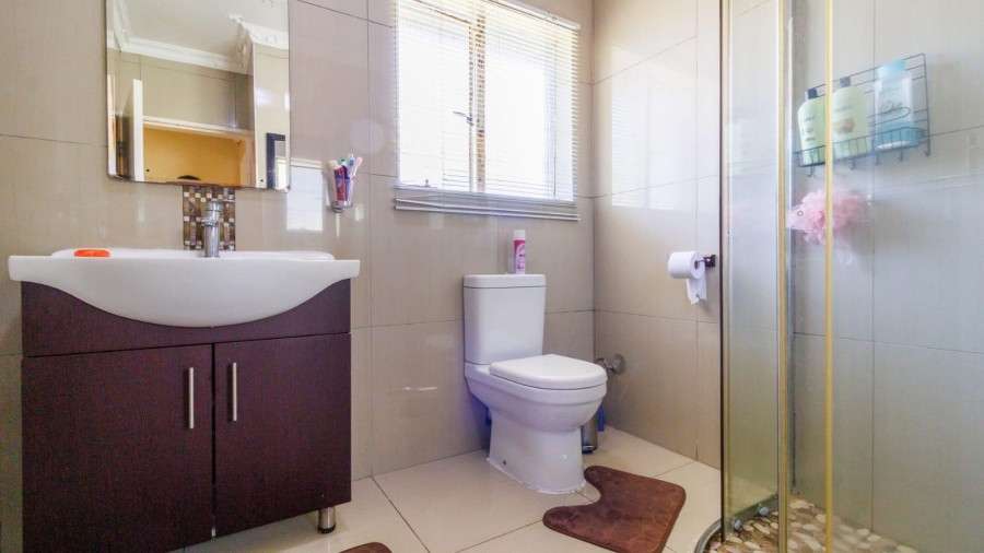 4 Bedroom Property for Sale in Mulbarton Gauteng