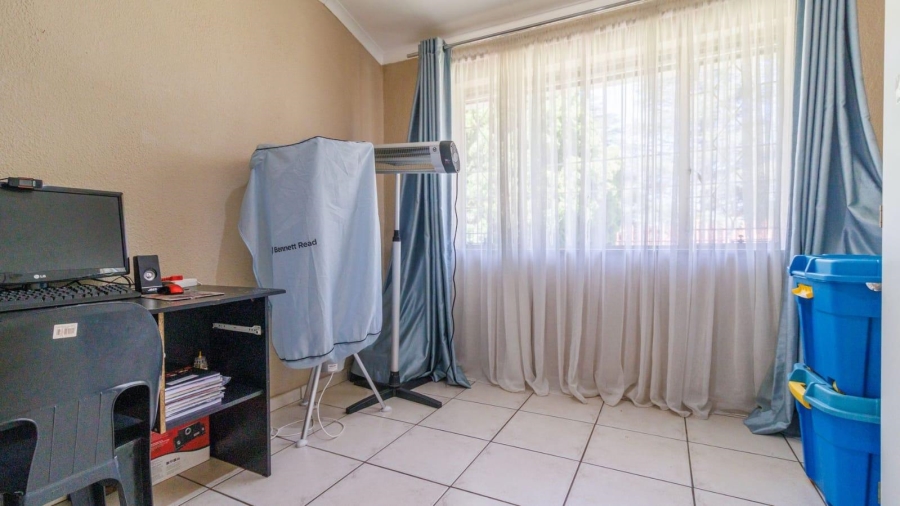4 Bedroom Property for Sale in Mulbarton Gauteng