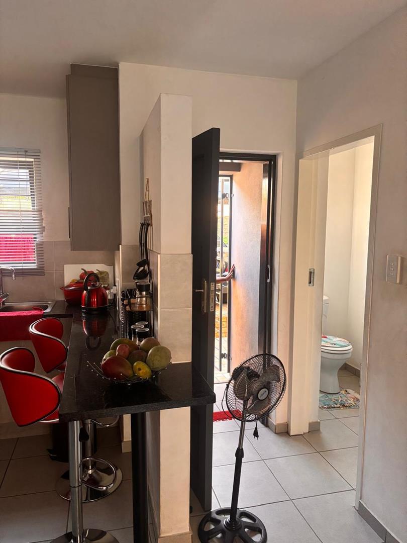 To Let 2 Bedroom Property for Rent in Theresa Park Gauteng