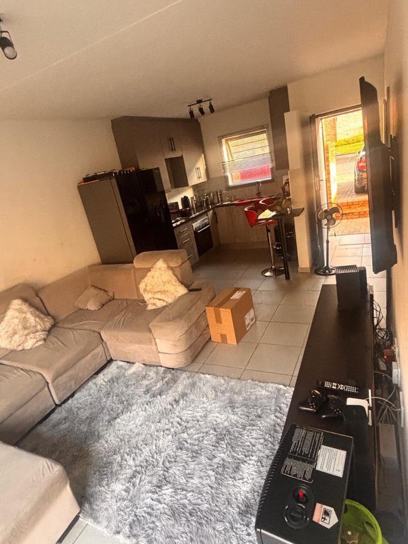 To Let 2 Bedroom Property for Rent in Theresa Park Gauteng