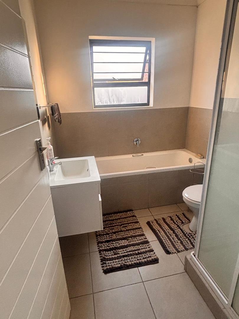 To Let 2 Bedroom Property for Rent in Theresa Park Gauteng