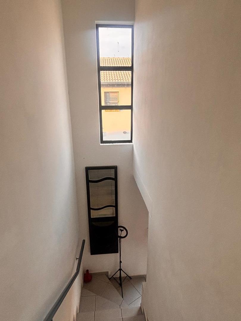 To Let 2 Bedroom Property for Rent in Theresa Park Gauteng